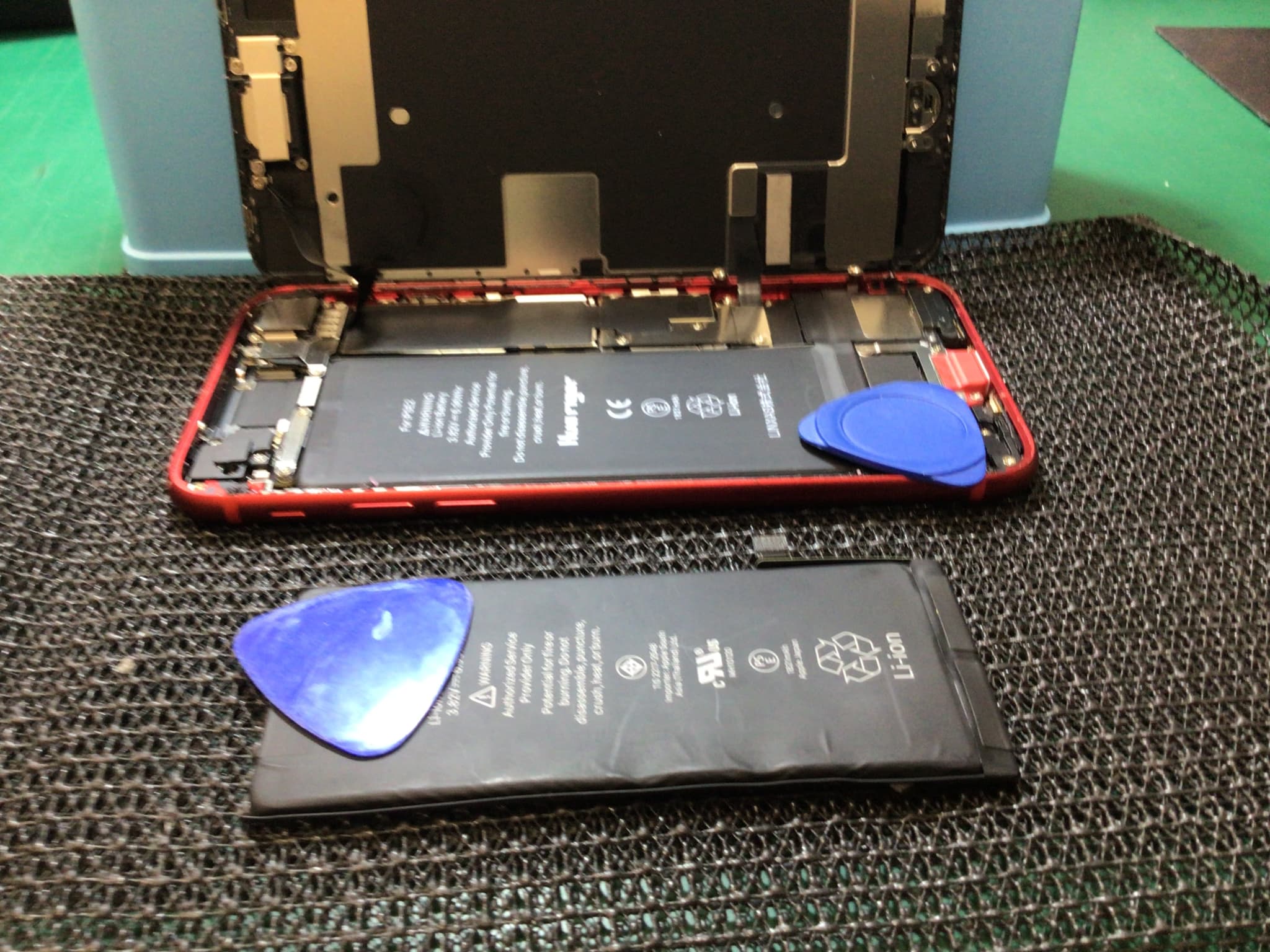 ふじみ野市、川越市、所沢市でiPhoneSE2のバッテリー交換ならスマホ修理工房イオン大井店にお任せください！